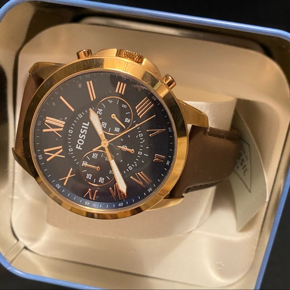 MENS FOSSIL WATCH WITH BROWN LEATHER STRAP - Picture 2 of 4